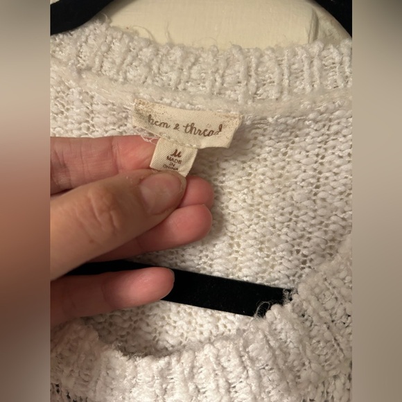 Long Sleeve Crewneck Color Block Sweater, Aqua Green & White SIZE M - Picture 2 of 4